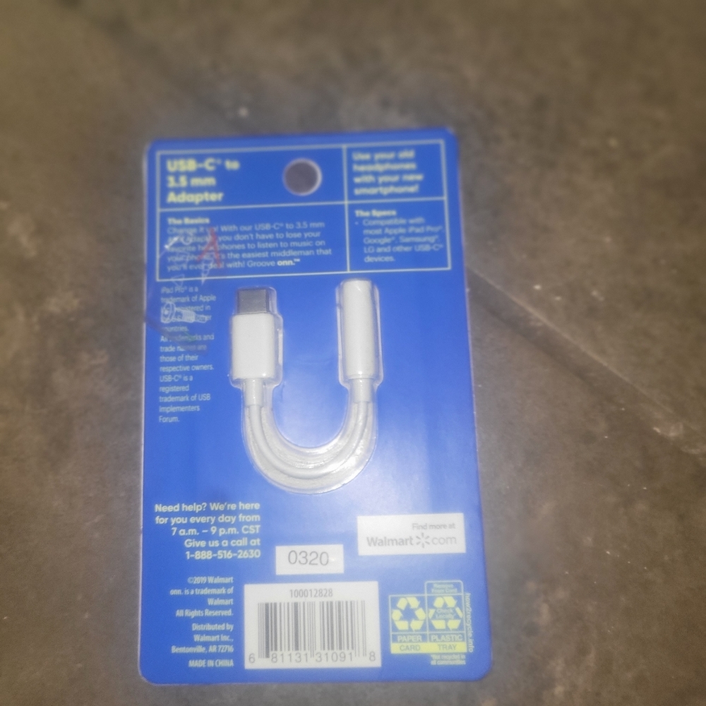USB-C to aux - Picture 2 of 2